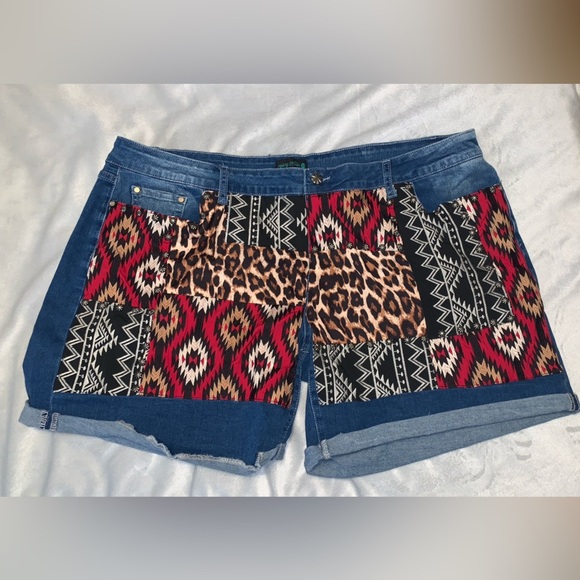 Sterling Kreek 3x patch work jean shorts mini leopard patches up Aztec native - Picture 2 of 7